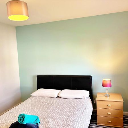 Newbuild - 3 Bedrooms, 2 Baths,5 Mins From Airport EDI Buitenkant foto