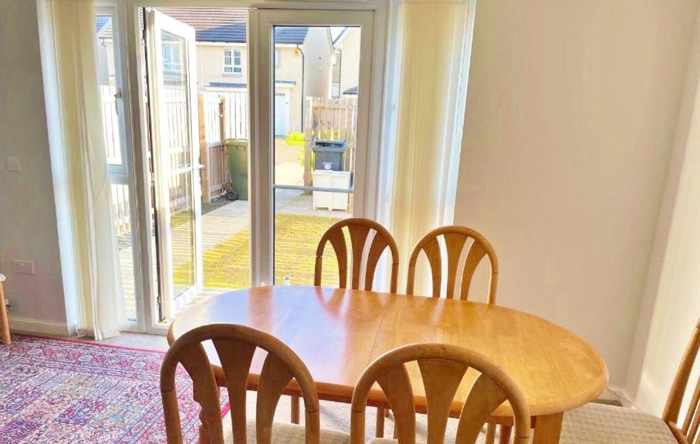 Newbuild - 3 Bedrooms, 2 Baths,5 Mins From Airport EDI Buitenkant foto