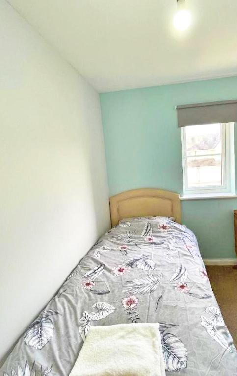 Newbuild - 3 Bedrooms, 2 Baths,5 Mins From Airport EDI Buitenkant foto